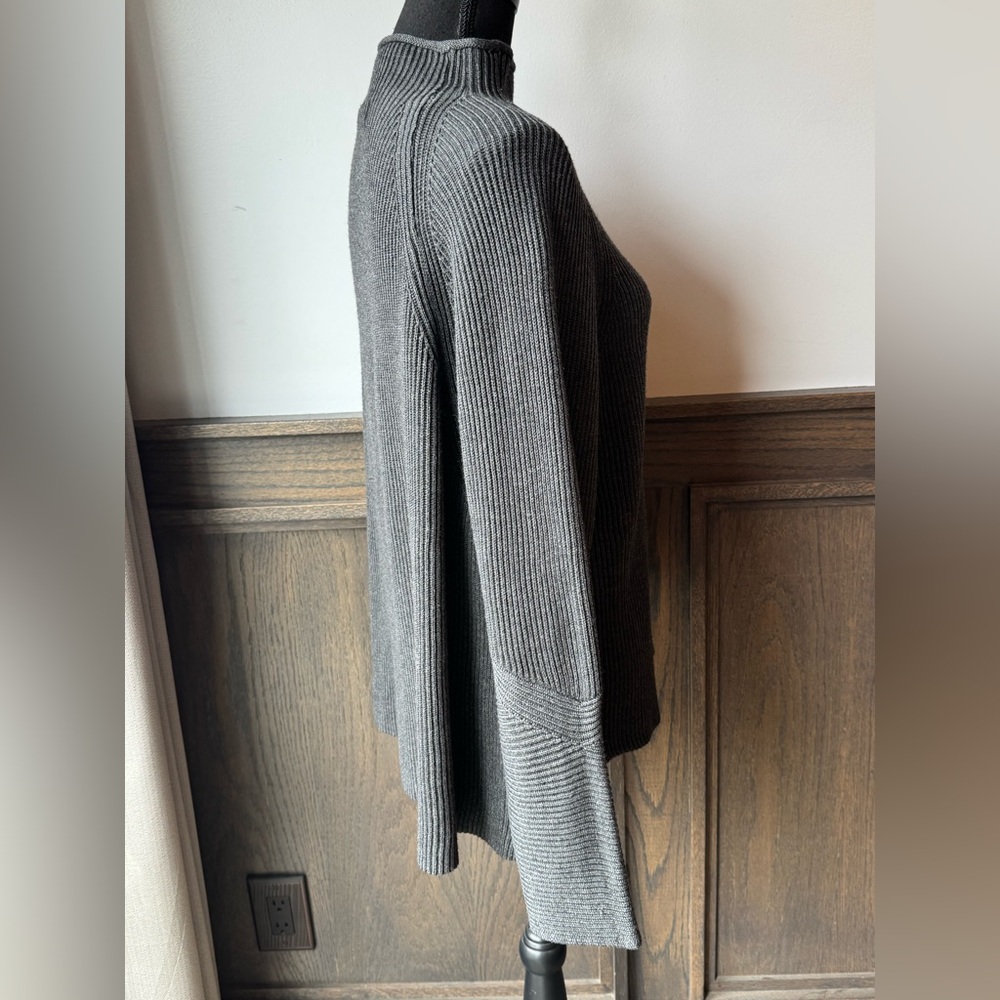 Elie Tahari women’s knit mock dark grey neck sweater EUC Large - Picture 5 of 8